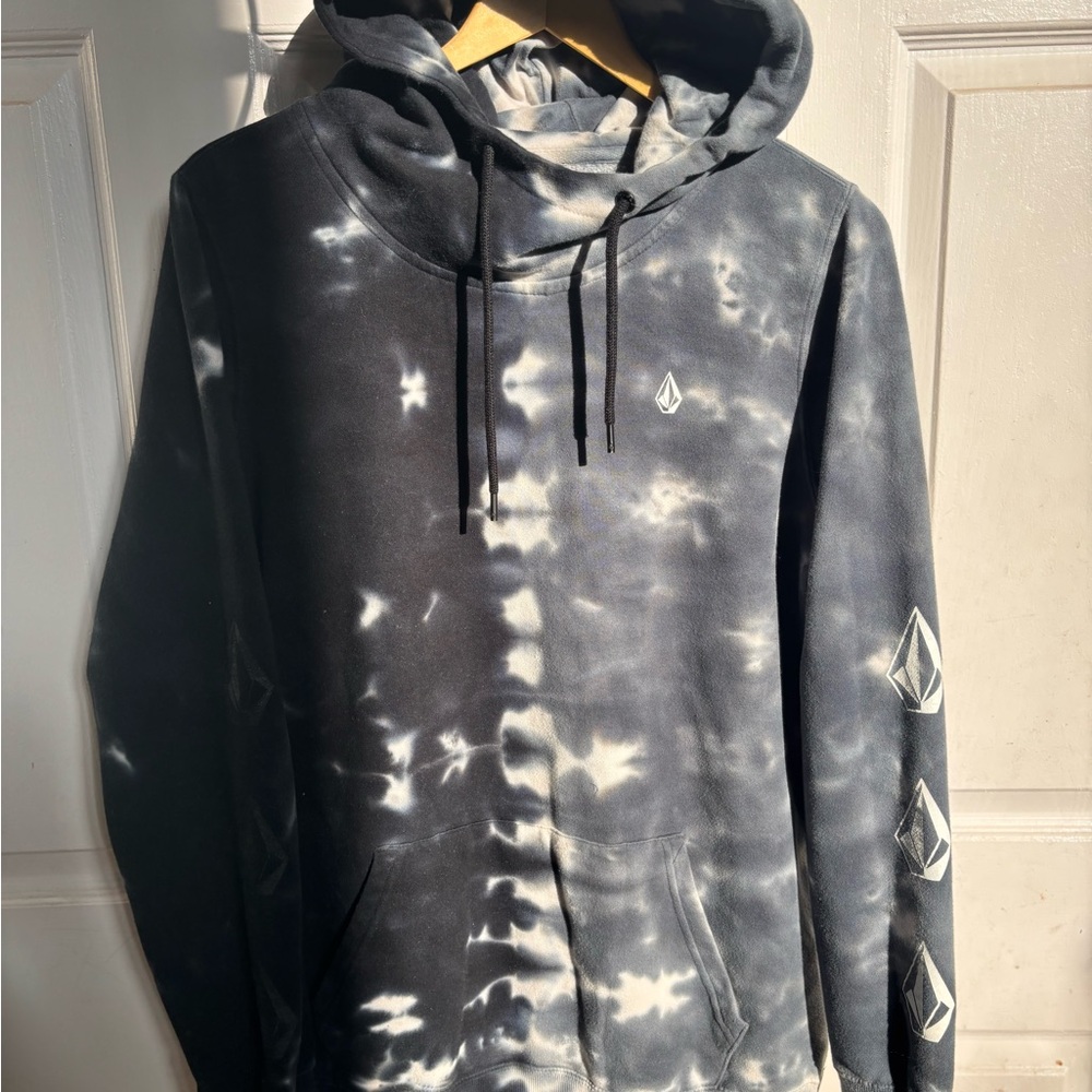 Volcom tie dye Sweatshirt .